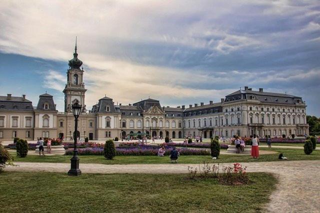 Lehel Apartman Кестели Екстериор снимка