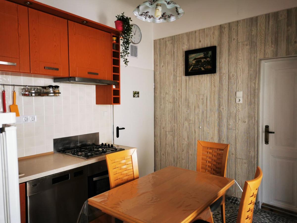 Lehel Apartman Кестели Екстериор снимка