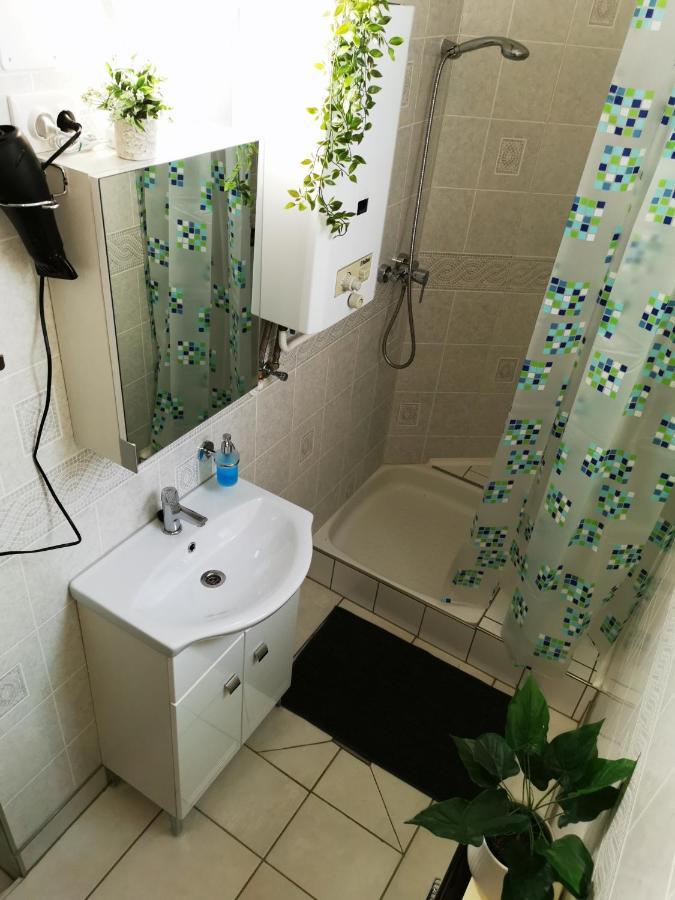 Lehel Apartman Кестели Екстериор снимка